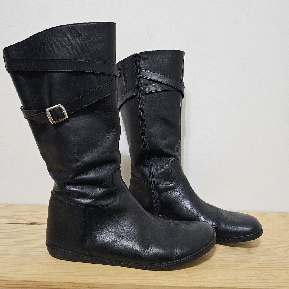 Zaqq Attraqt Winter Black Leather Barefoot Boots